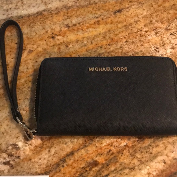 Michael Kors Handbags - Michael Kors phone case/wallet